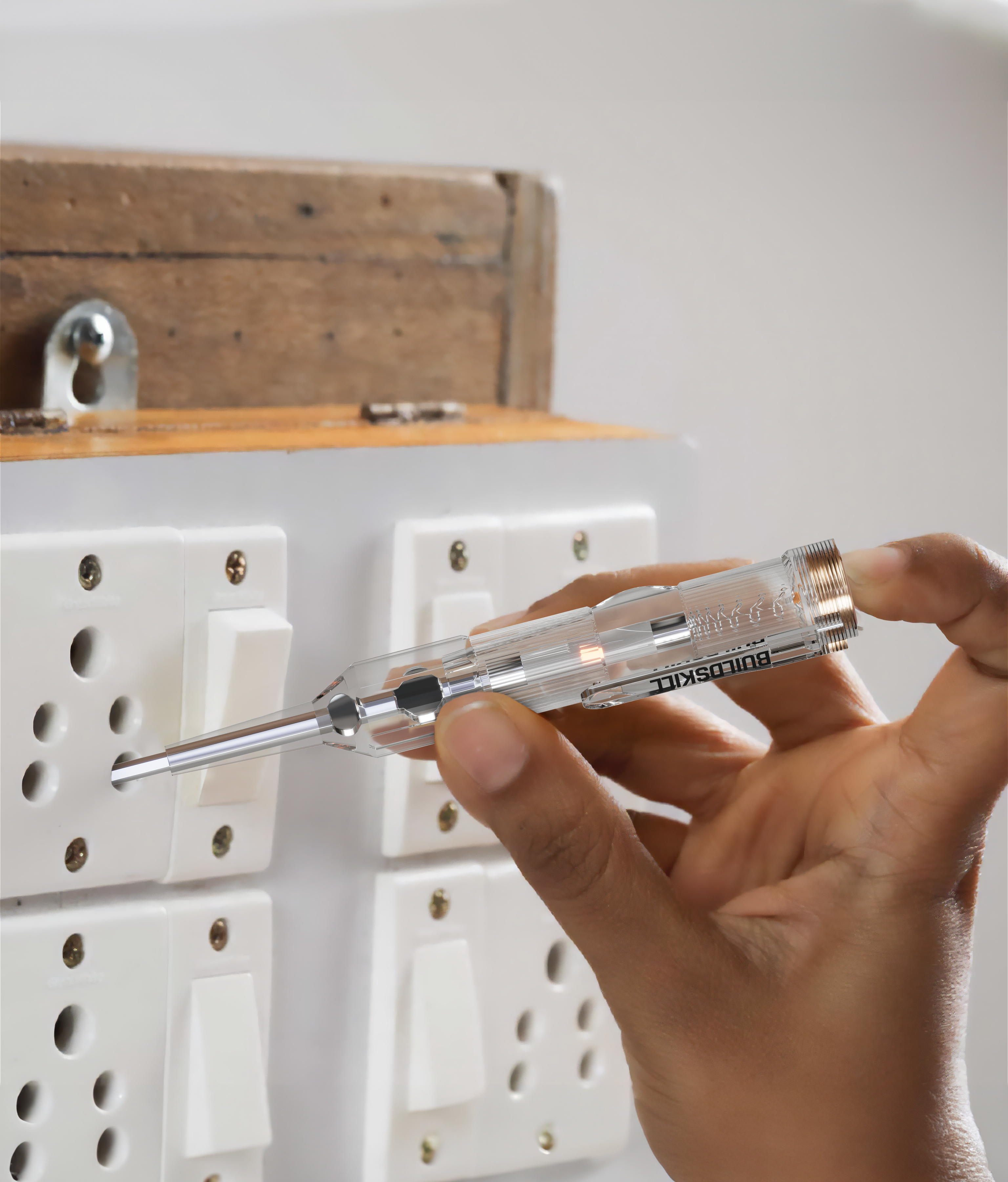 Buildskill Line Tester – Transparent and Insulated